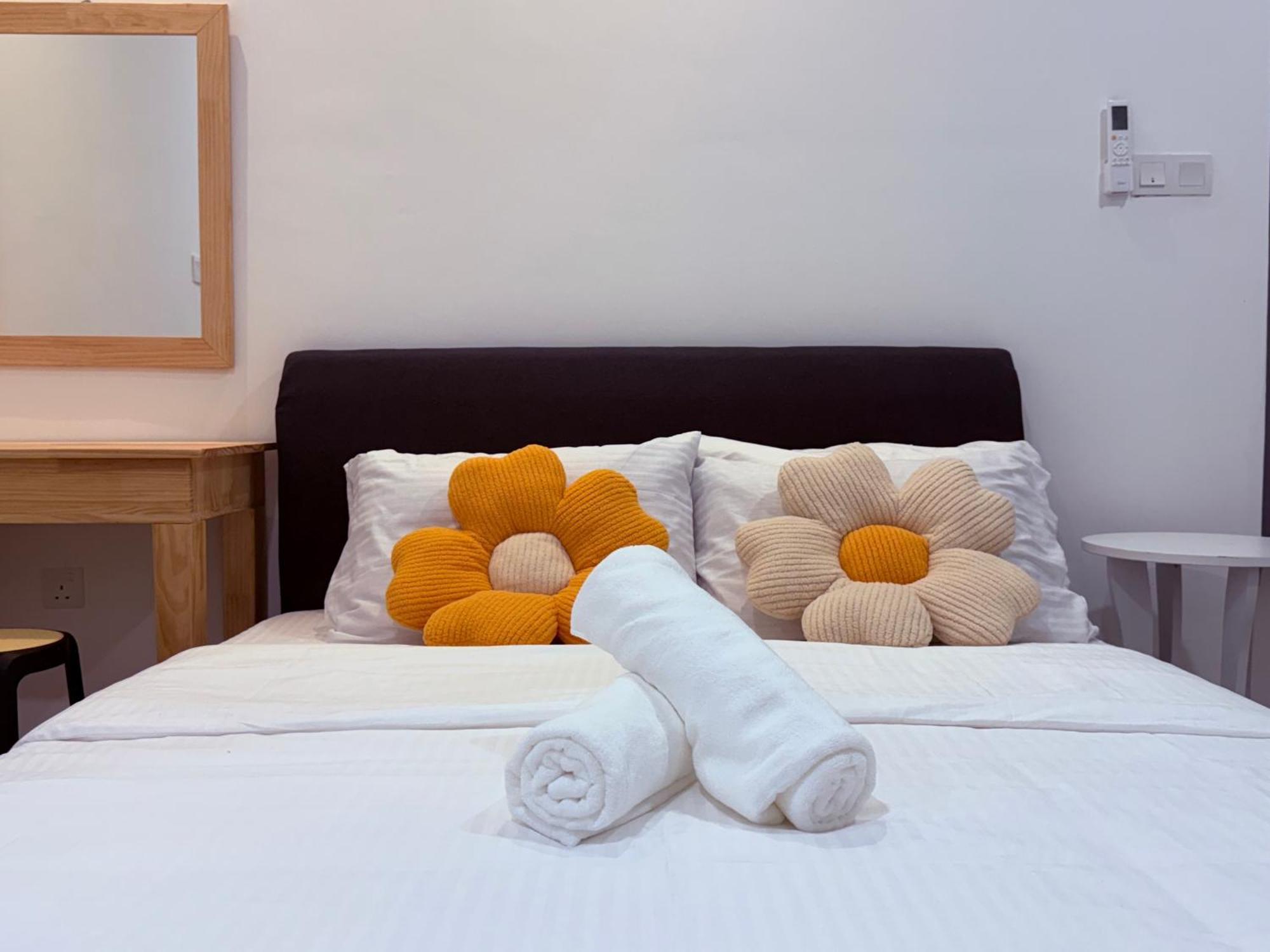 3b2b 10pax - The Podium Hospital Aeon Mall Apartment Kuching